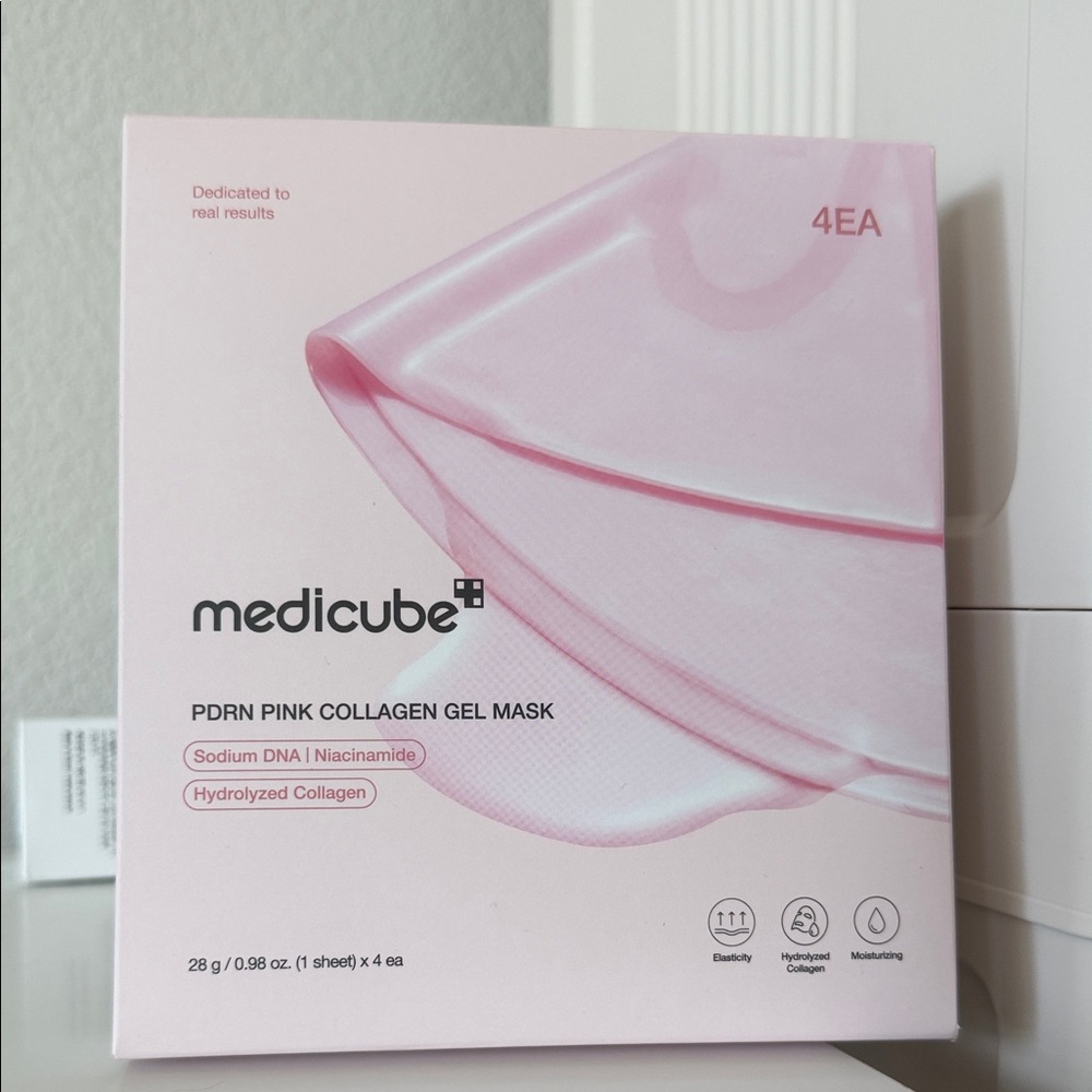 medicube PDRN Pink Collagen Gel Mask
